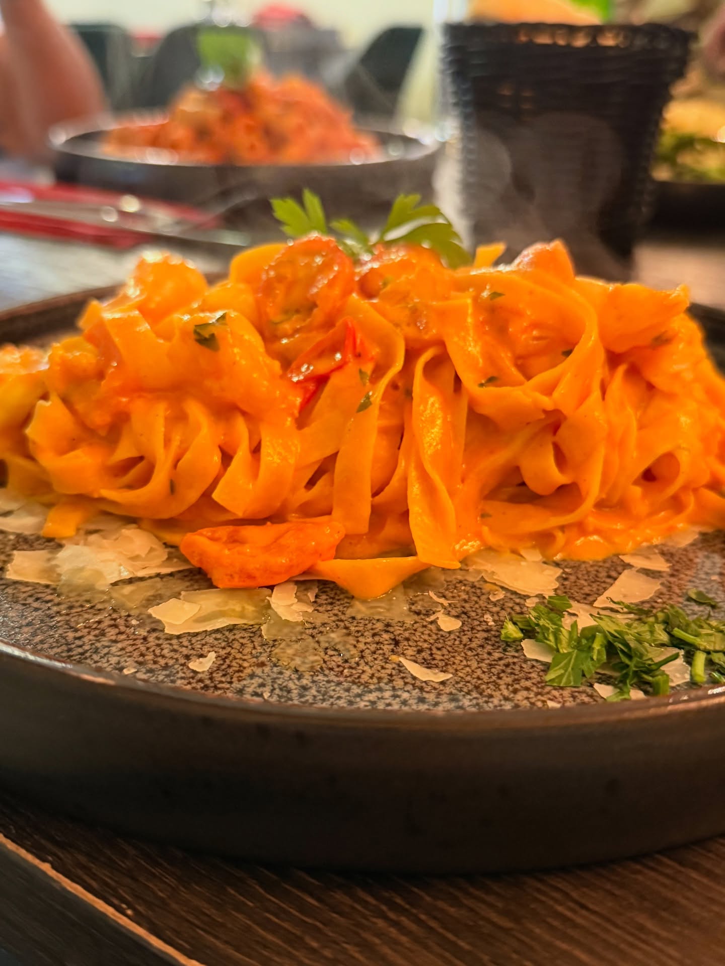Tagliatelle in Tomaten-Sahnesauce, hausgemacht in Stuttgart